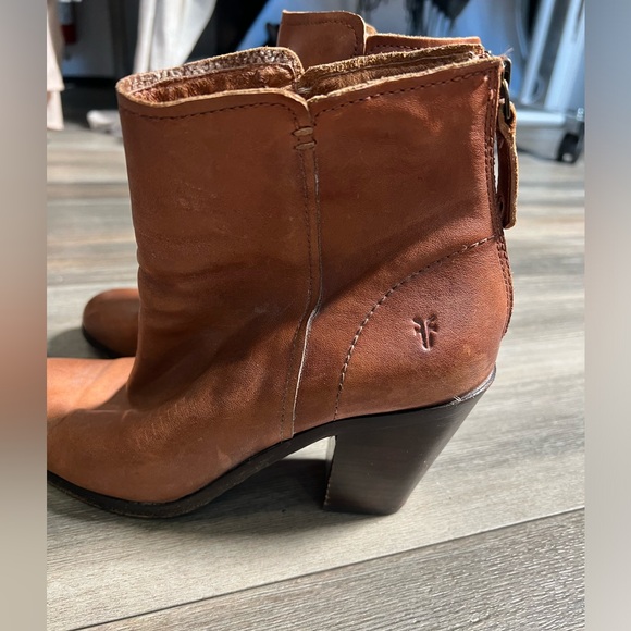 Frye Cameron Women Boot- 8M - Picture 3 of 9